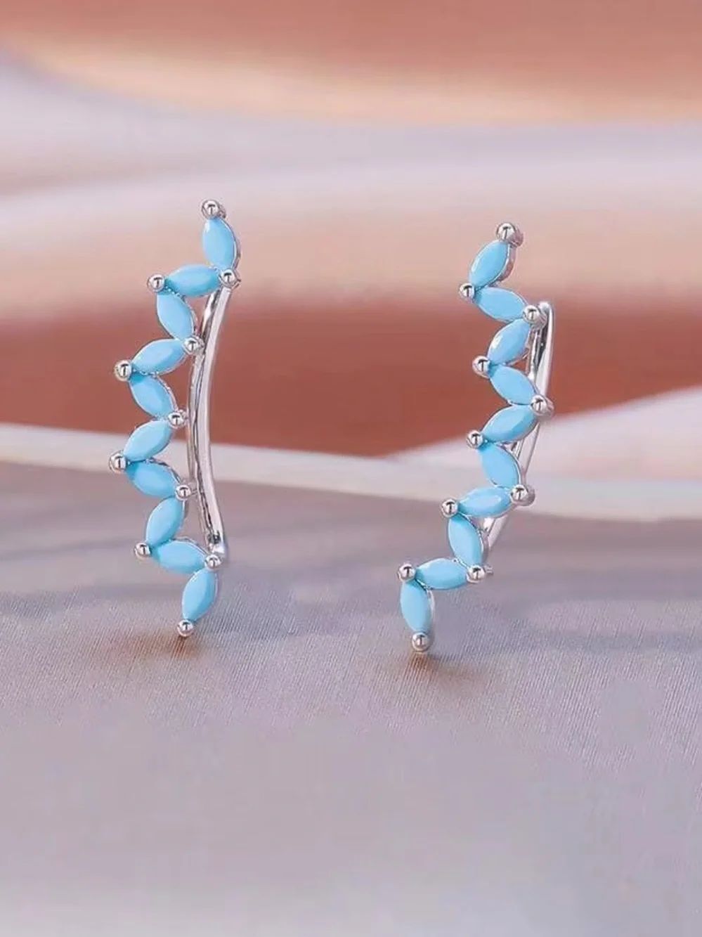 Leaf Ear Climbers Q1235